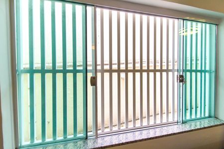 Casa de condomínio à venda com 78m², 3 quartos e 2 vagasSala