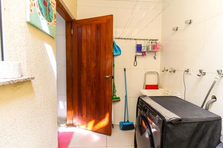 Casa de condomínio à venda com 78m², 3 quartos e 2 vagasÁrea de Serviço