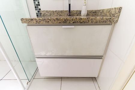 Casa de condomínio à venda com 78m², 3 quartos e 2 vagasBanheiro da Suíte