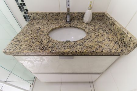 Casa de condomínio à venda com 78m², 3 quartos e 2 vagasBanheiro da Suíte