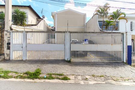 Casa de condomínio à venda com 78m², 3 quartos e 2 vagasFachada + Placa