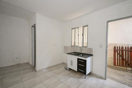 Cozinha de casa para alugar com 1 quarto, 24m² em Jardim Maria Duarte, São Paulo