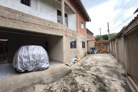 Casa à venda com 61m², 3 quartos e 4 vagasQuintal - Garagem