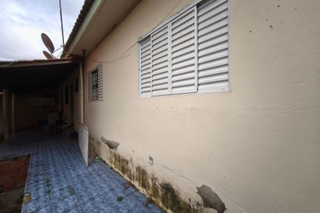 Casa à venda com 61m², 3 quartos e 4 vagasCorredor - Quintal