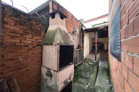 Casa à venda com 61m², 3 quartos e 4 vagasCorredor - Quintal