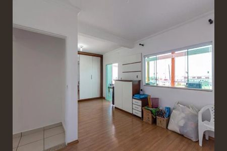 Casa à venda com 3 quartos, 300m² em Jardim Las Vegas, Santo André