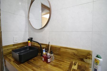 Apartamento para alugar com 76m², 2 quartos e sem vagaBanheiro