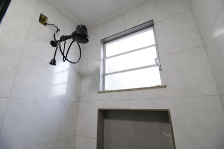 Apartamento para alugar com 76m², 2 quartos e sem vagaBanheiro