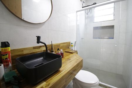 Apartamento para alugar com 76m², 2 quartos e sem vagaBanheiro