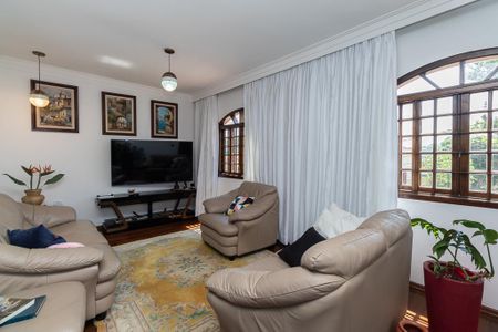 Casa à venda com 3 quartos, 258m² em Vila Dusi, São Bernardo do Campo