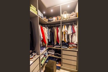 Apartamento para alugar com 100m², 2 quartos e 2 vagasCloset da suíte
