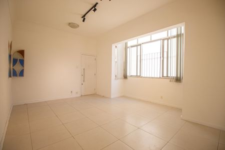 Apartamento à venda com 102m², 3 quartos e 1 vagaSala