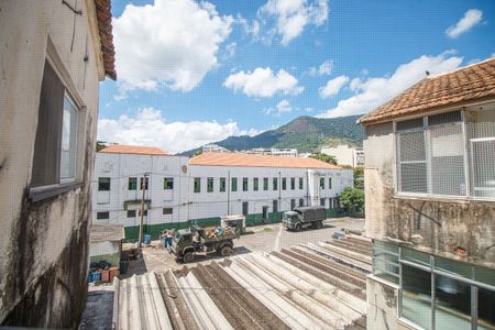 Apartamento à venda com 102m², 3 quartos e 1 vagaÁrea de Serviço Vista