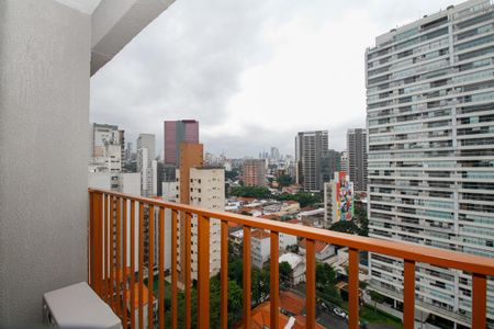 Varanda de kitnet/studio para alugar com 1 quarto, 25m² em Pinheiros, São Paulo