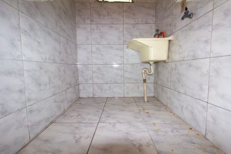 Casa para alugar com 35m², 1 quarto e sem vagaQuintal e área de serviço