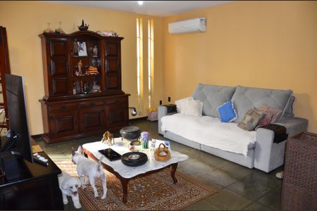 Casa à venda com 4 quartos, 220m² em São Francisco, Niterói