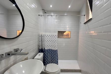 Apartamento à venda com 145m², 3 quartos e 1 vaga Apartamento à venda com 145m², 3 quartos e 1 vagaBanheiro da Suíte