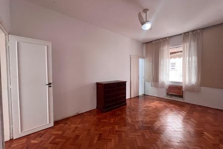 Apartamento à venda com 145m², 3 quartos e 1 vaga Apartamento à venda com 145m², 3 quartos e 1 vagaSuite