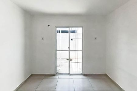 Quarto de casa para alugar com 1 quarto, 70m² em Guaratiba, Rio de Janeiro