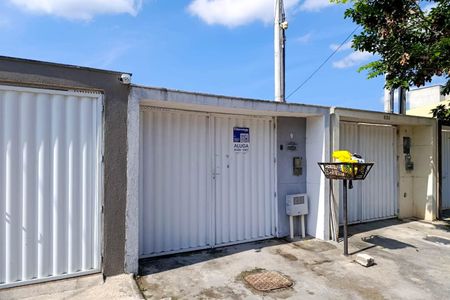 Casa para alugar com 70m², 1 quarto e 2 vagasFachada