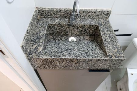 Banheiro de casa para alugar com 1 quarto, 70m² em Guaratiba, Rio de Janeiro