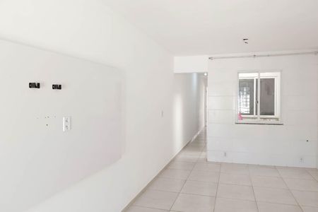 Sala de casa para alugar com 1 quarto, 70m² em Guaratiba, Rio de Janeiro