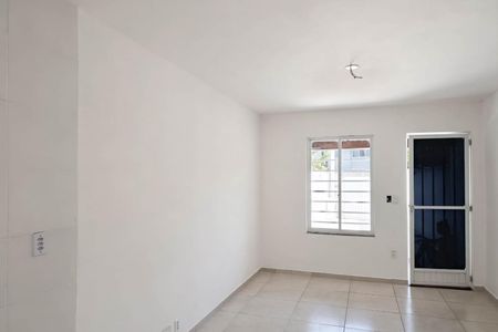 Sala de casa para alugar com 1 quarto, 70m² em Guaratiba, Rio de Janeiro
