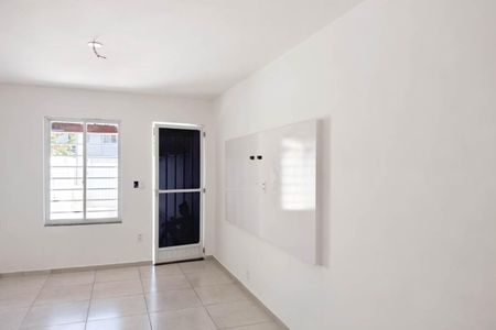 Sala de casa para alugar com 1 quarto, 70m² em Guaratiba, Rio de Janeiro