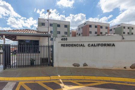 Apartamento para alugar com 47m², 2 quartos e 1 vagaFachada e portaria