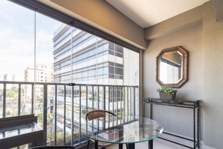 Varanda de kitnet/studio à venda com 1 quarto, 30m² em Indianópolis, São Paulo
