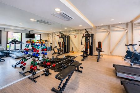 Apartamento à venda com 81m², 2 quartos e 2 vagasGinásio com equipamentos de treino e academia, com vista para a cidade.