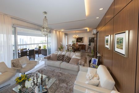 Apartamento à venda com 194m², 3 quartos e 3 vagasSala de TV