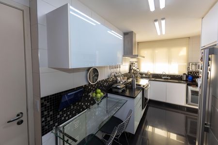 Apartamento à venda com 194m², 3 quartos e 3 vagasCozinha
