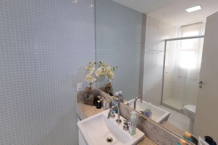 Apartamento à venda com 194m², 3 quartos e 3 vagasBanheiro da Suíte 2