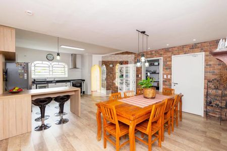 Casa à venda com 211m², 3 quartos e 3 vagasCozinha