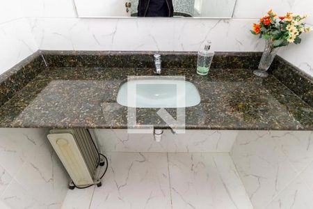 Casa à venda com 211m², 3 quartos e 3 vagasBanheiro