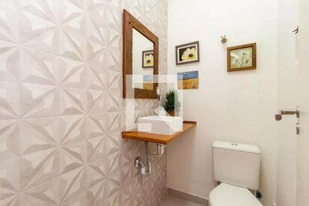 Casa à venda com 211m², 3 quartos e 3 vagasBanheiro