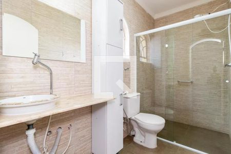 Casa à venda com 211m², 3 quartos e 3 vagasBanheiro