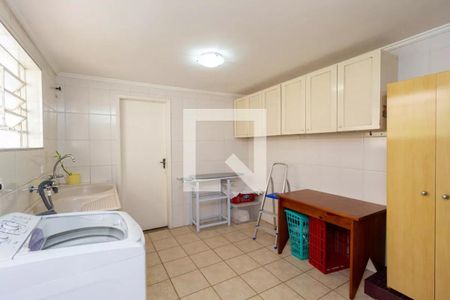 Casa à venda com 211m², 3 quartos e 3 vagasÁrea de serviço