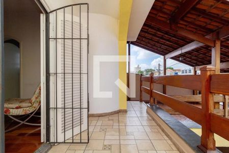 Casa à venda com 211m², 3 quartos e 3 vagasVaranda