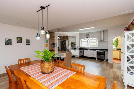 Casa à venda com 211m², 3 quartos e 3 vagasCozinha