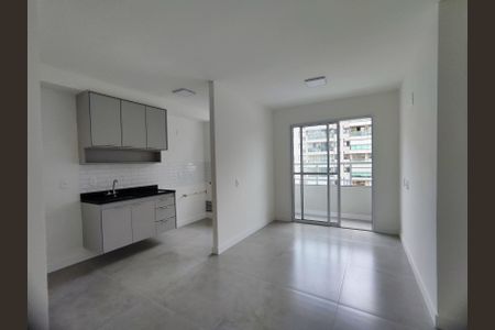 Sala de apartamento para alugar com 2 quartos, 48m² em Recreio dos Bandeirantes, Rio de Janeiro