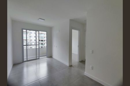 Sala de apartamento para alugar com 2 quartos, 48m² em Recreio dos Bandeirantes, Rio de Janeiro