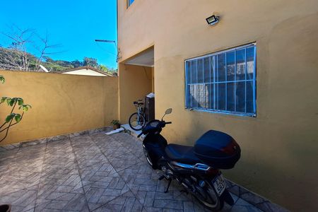 Casa à venda com 126m², 2 quartos e 1 vaga Casa à venda com 126m², 2 quartos e 1 vagaQuintal