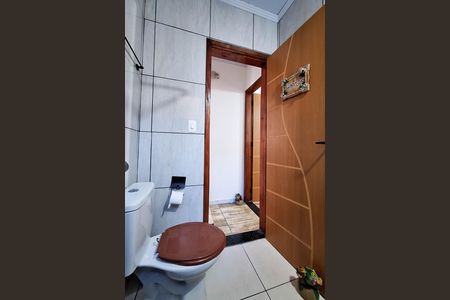 Casa à venda com 126m², 2 quartos e 1 vaga Casa à venda com 126m², 2 quartos e 1 vagaBanheiro social