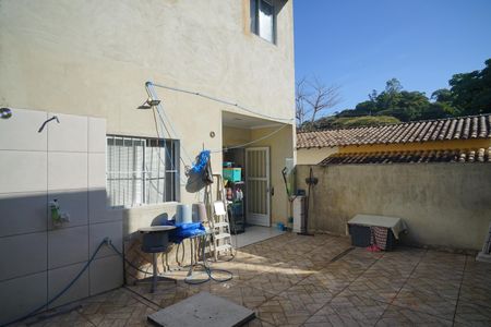 Casa para alugar com 126m², 2 quartos e 1 vagaQuintal