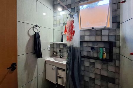 Casa à venda com 126m², 2 quartos e 1 vaga Casa à venda com 126m², 2 quartos e 1 vagaBanheiro social