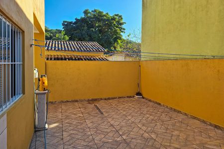 Casa à venda com 126m², 2 quartos e 1 vaga Casa à venda com 126m², 2 quartos e 1 vagaQuintal