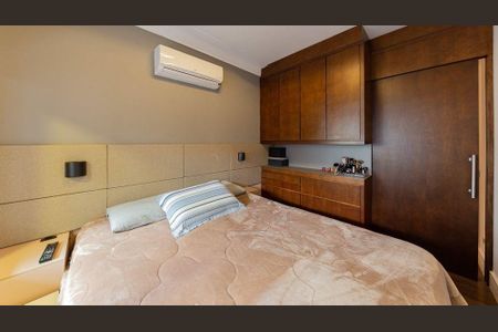 Quarto 1 de apartamento para alugar com 2 quartos, 170m² em Petrópolis, Porto Alegre