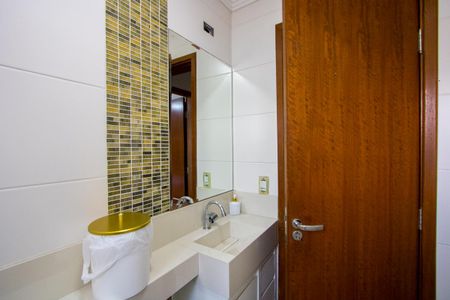 Apartamento à venda com 75m², 3 quartos e 2 vagasBanheiro social